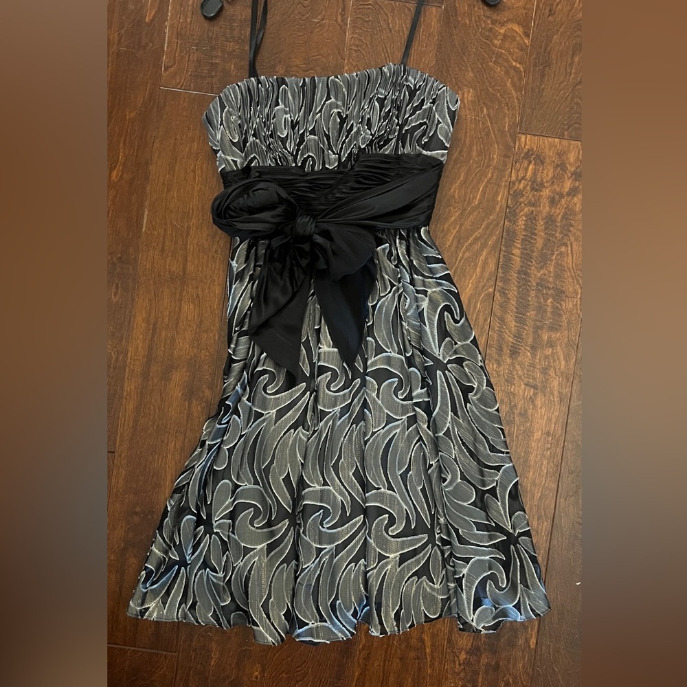 BCBG Max Azaria fancy strapless cocktail dress size 4